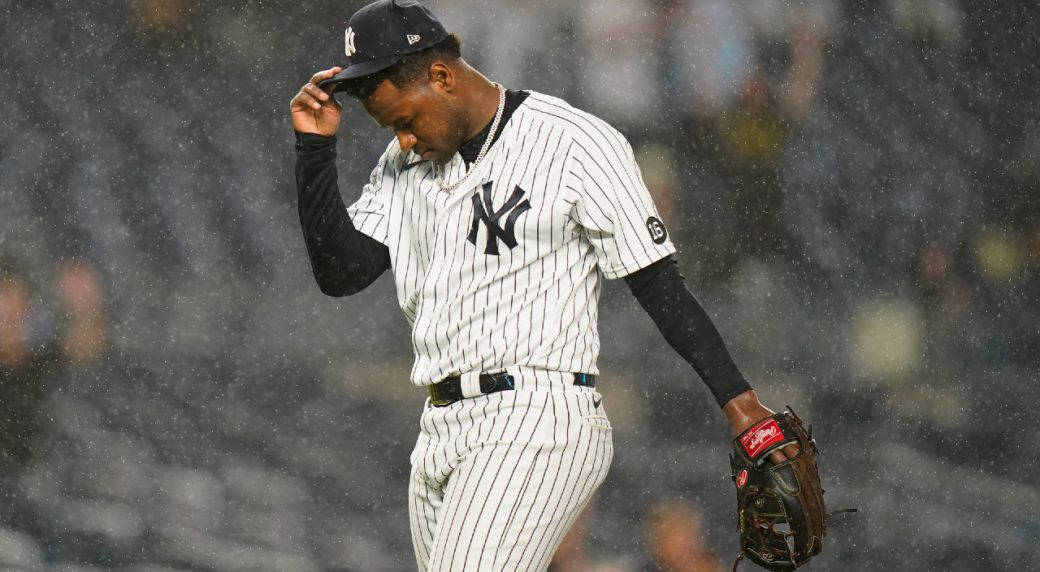 Luis Severino Adjusting Cap Wallpaper