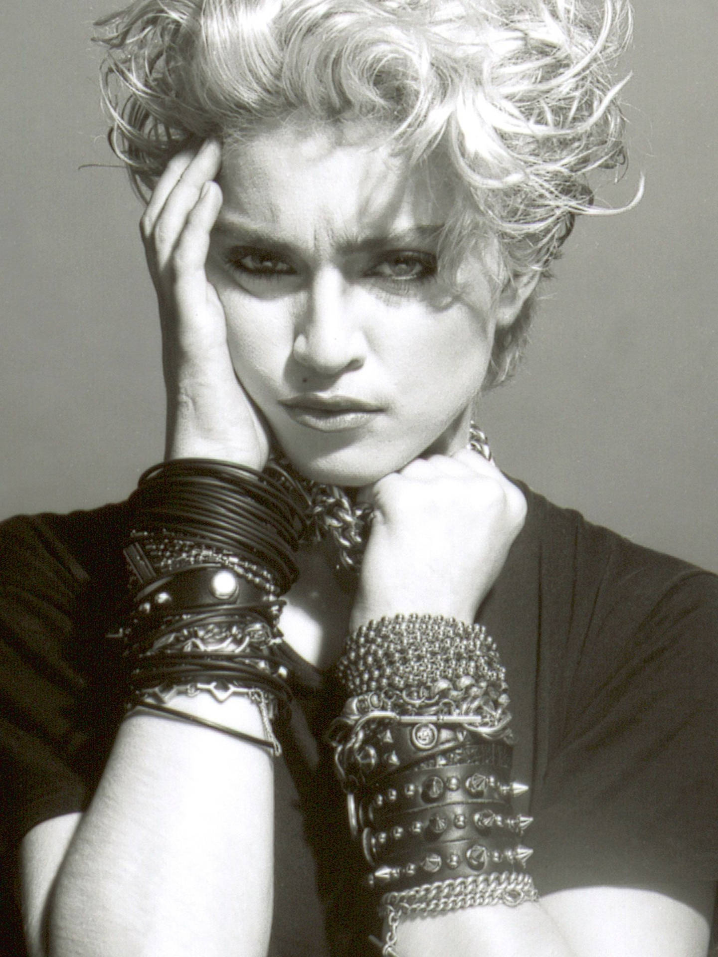Madonna Sporting Her Iconic Pixie Cut Wallpaper