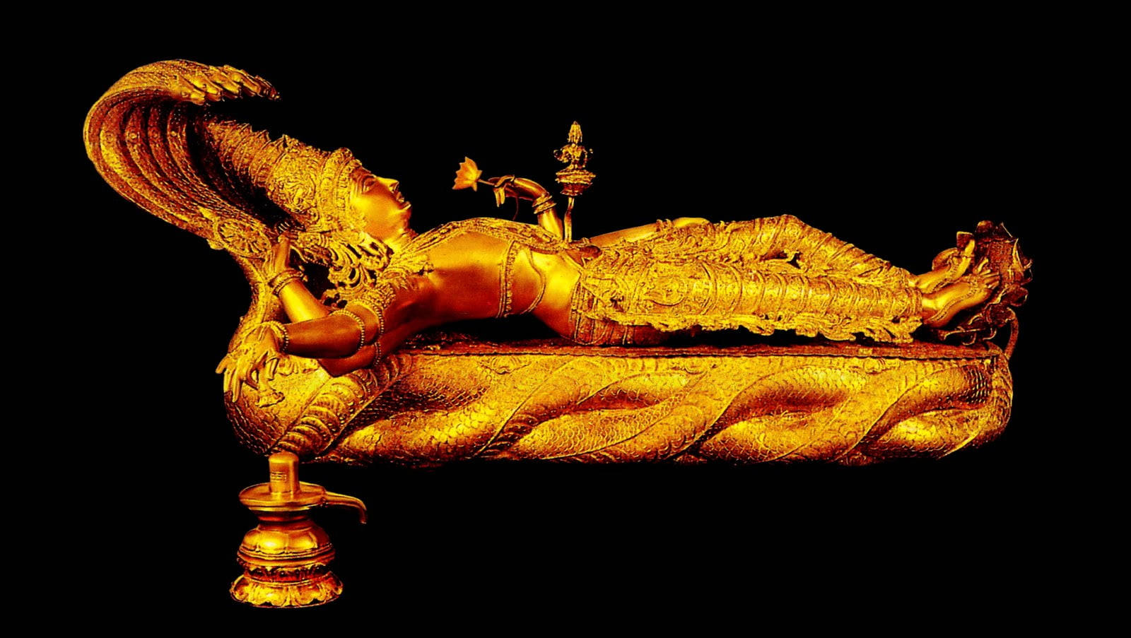 Majestic Golden Statue Of Lord Vishnu Wallpaper