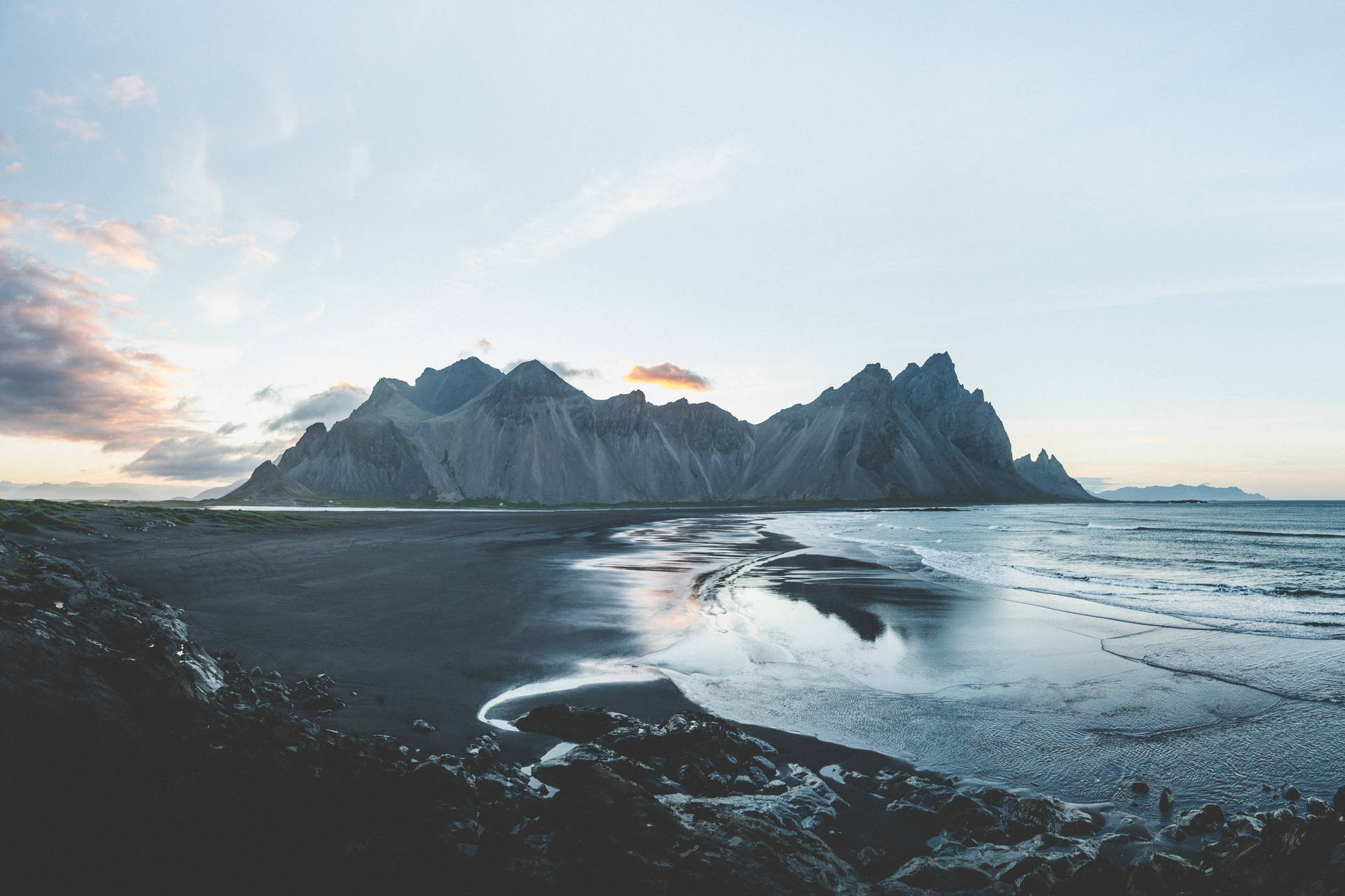 Majestic Icelandic Landscape Wallpaper