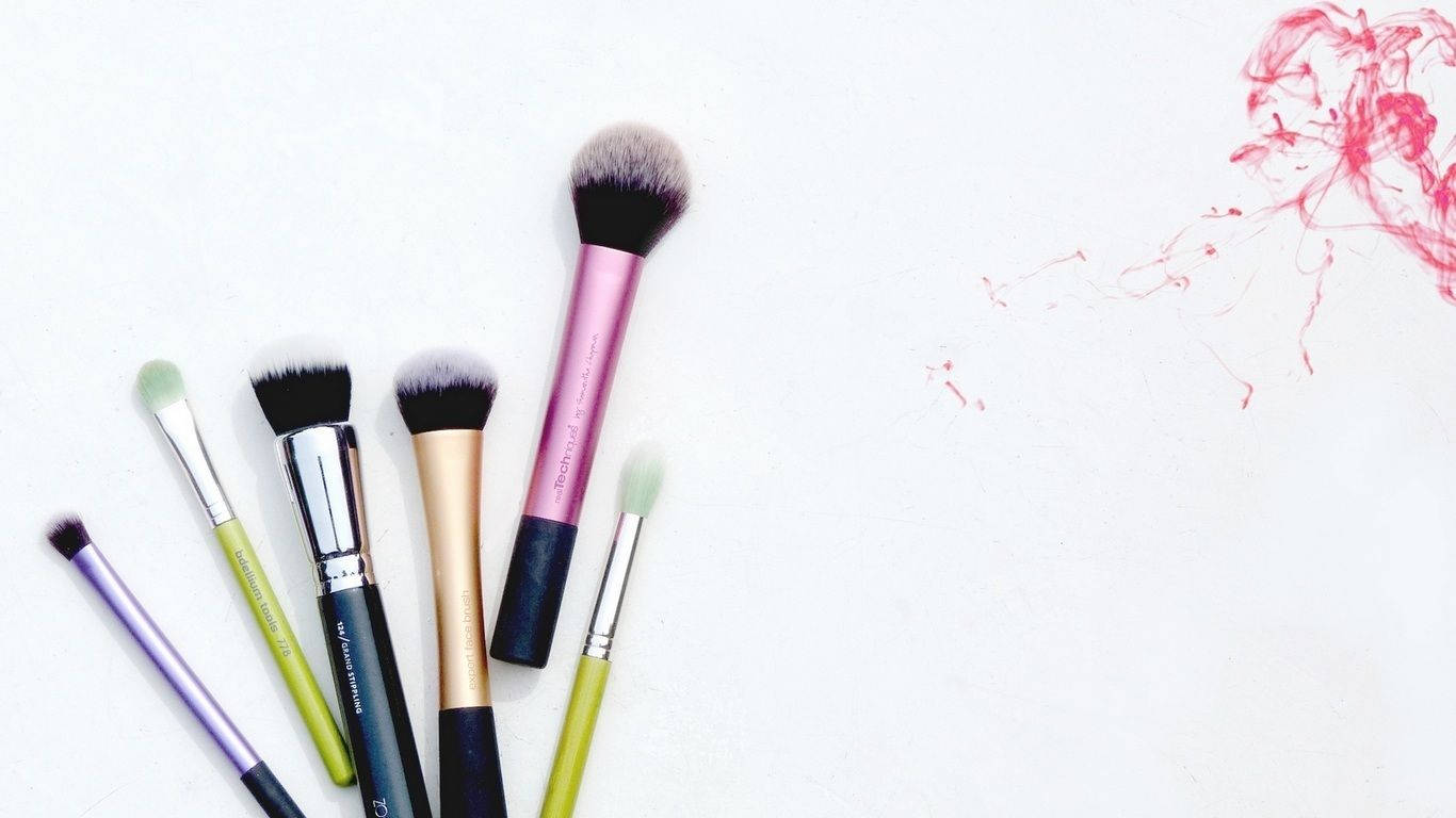 Makeup Shading Brush Set Wallpaper