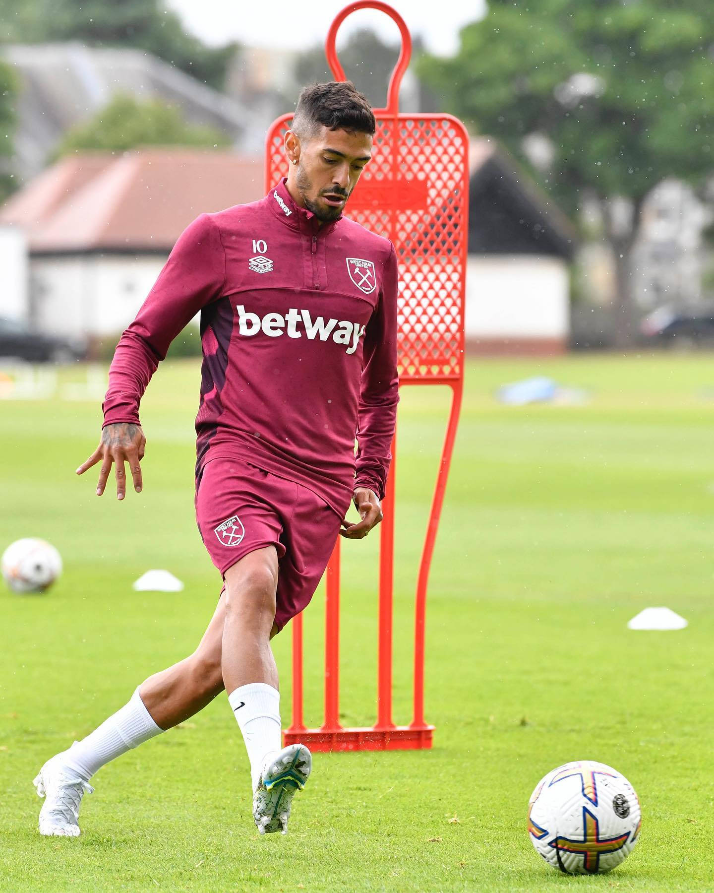 Manuel Lanzini Practice Drills Wallpaper