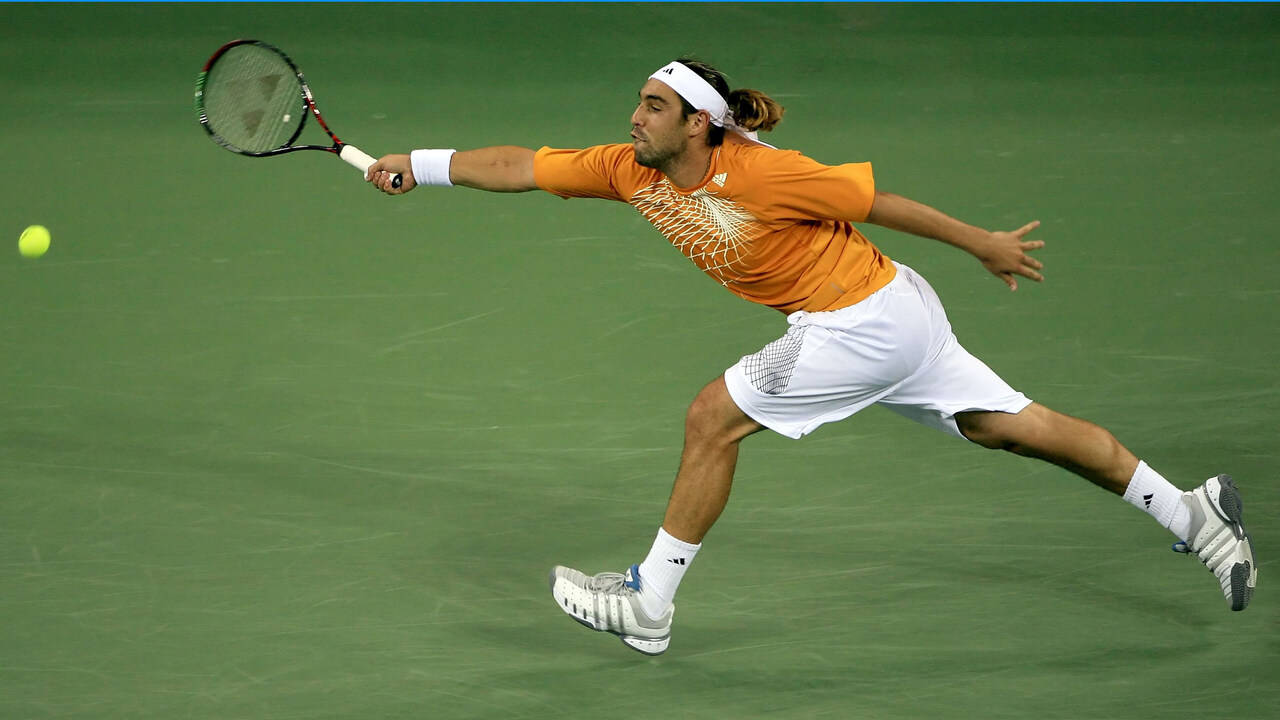 Marcos Baghdatis Reaching Ball Wallpaper