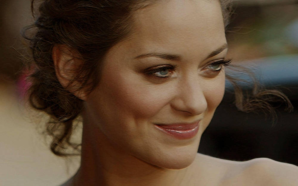 Marion Cotillard Sweet Smile Wallpaper