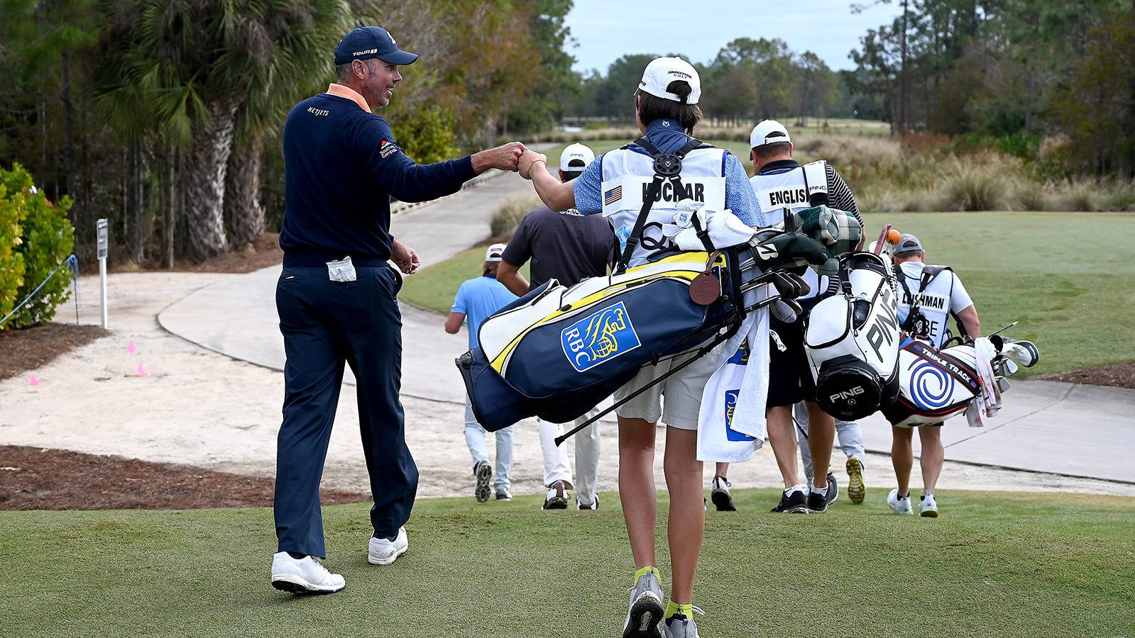 Matt Kuchar Gives Fist Bump Wallpaper