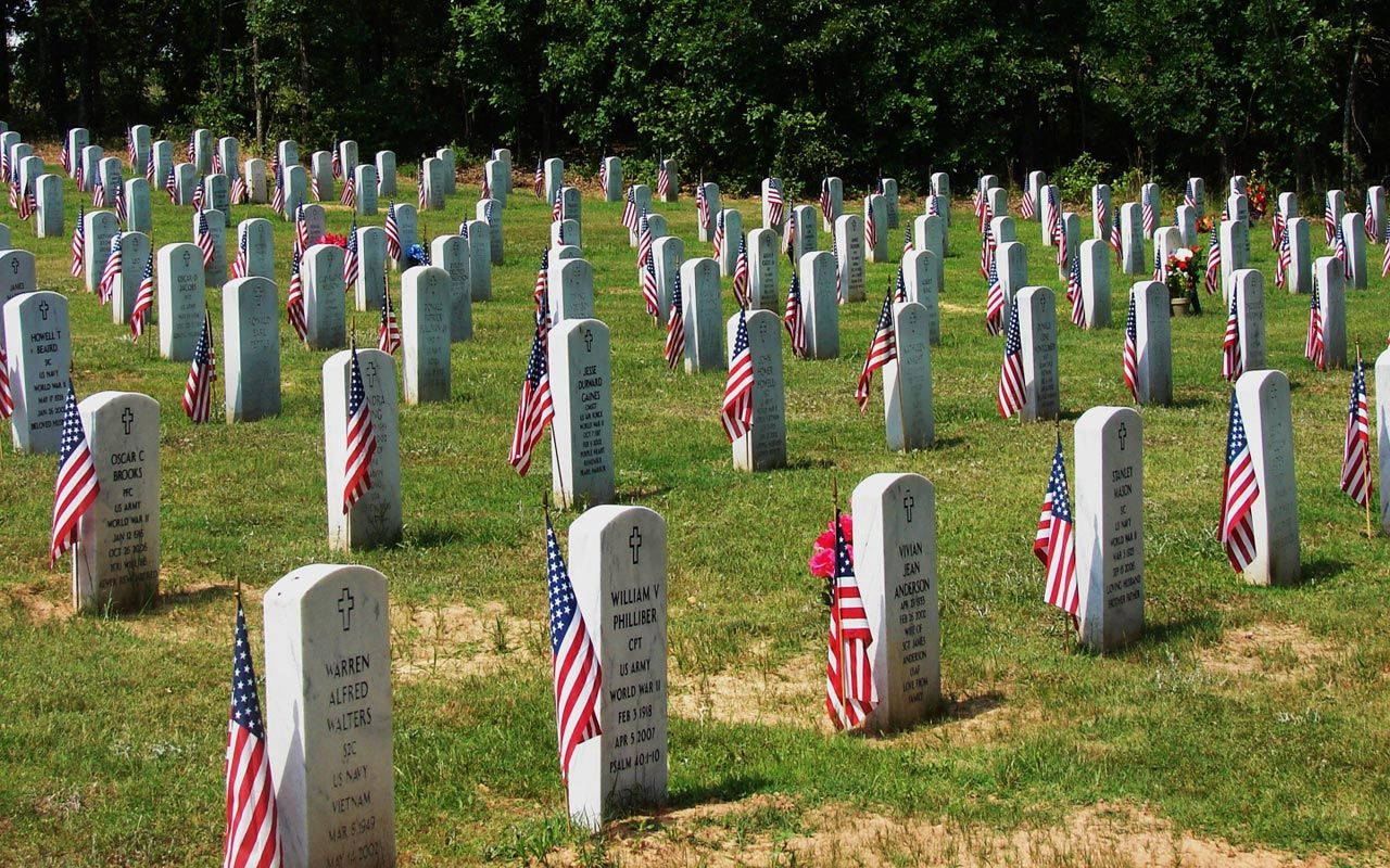 Memorial Day Flags On Graves Wallpaper