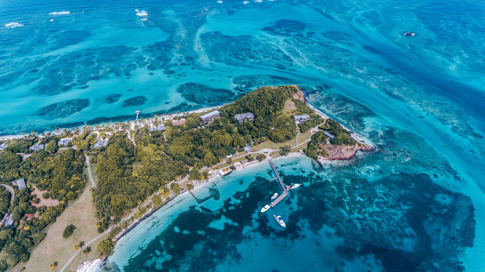 Mesmerizing View Of St Vincent And The Grenadines Ocean And Reefs Wallpaper