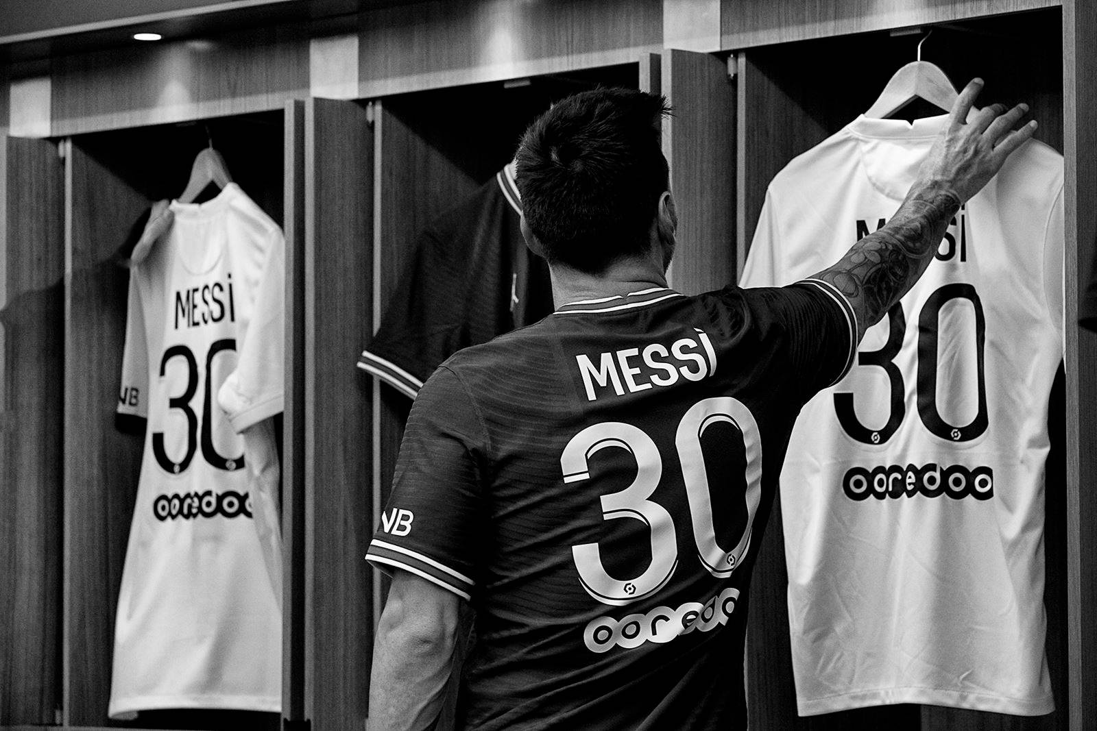 Messi Psg Locker Room Wallpaper