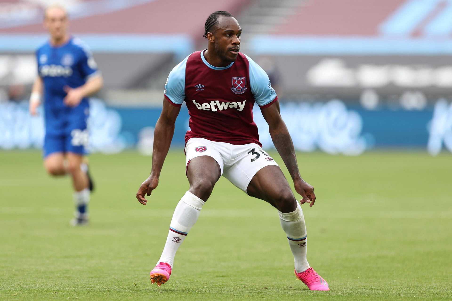 Michail Antonio Legs Apart Wallpaper