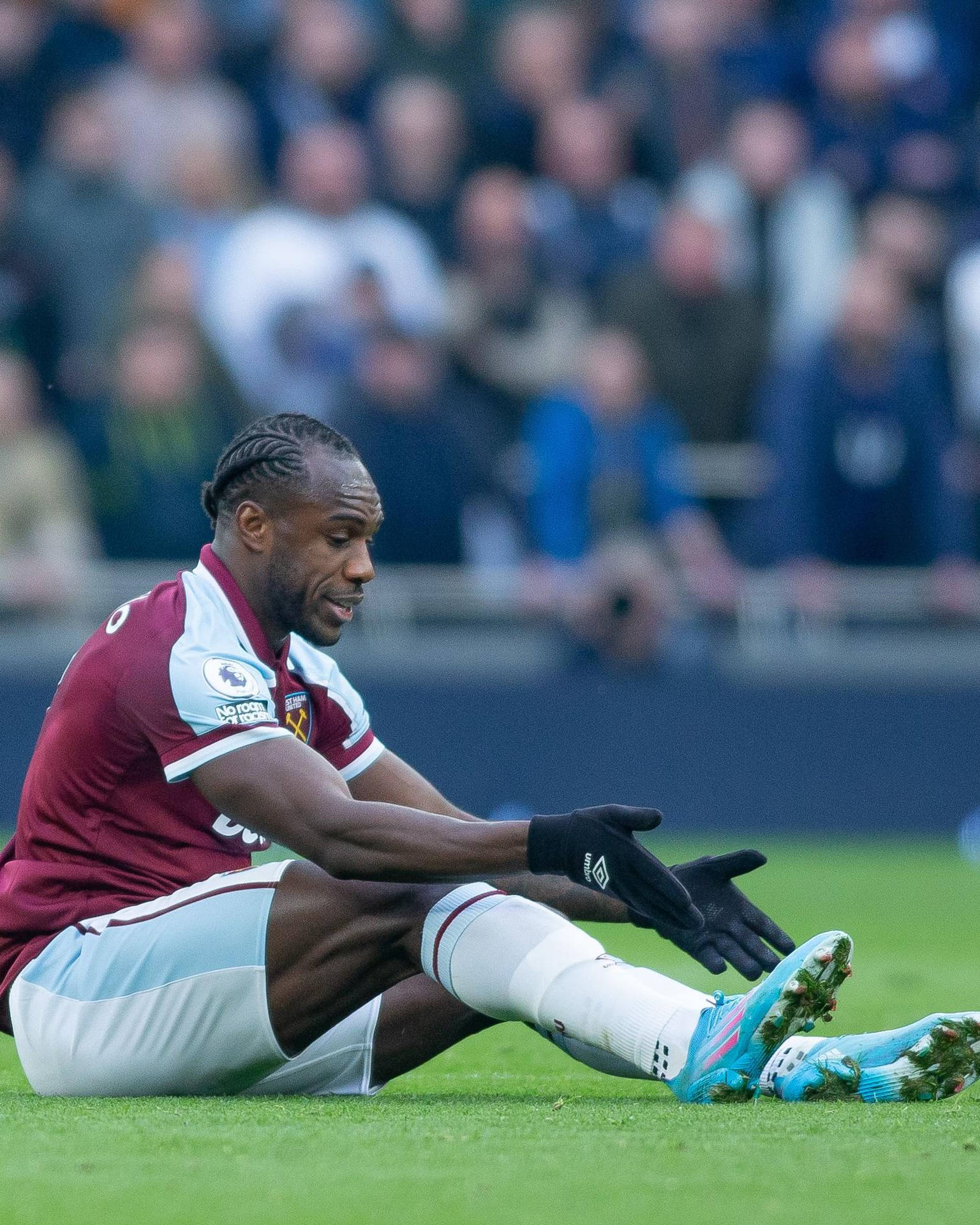 Michail Antonio Sitting On Ground Wallpaper