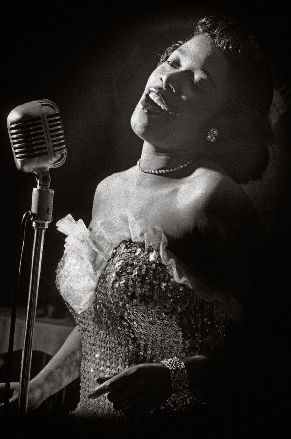 Microphone Holiday Sarah Vaughan Night Performance Wallpaper