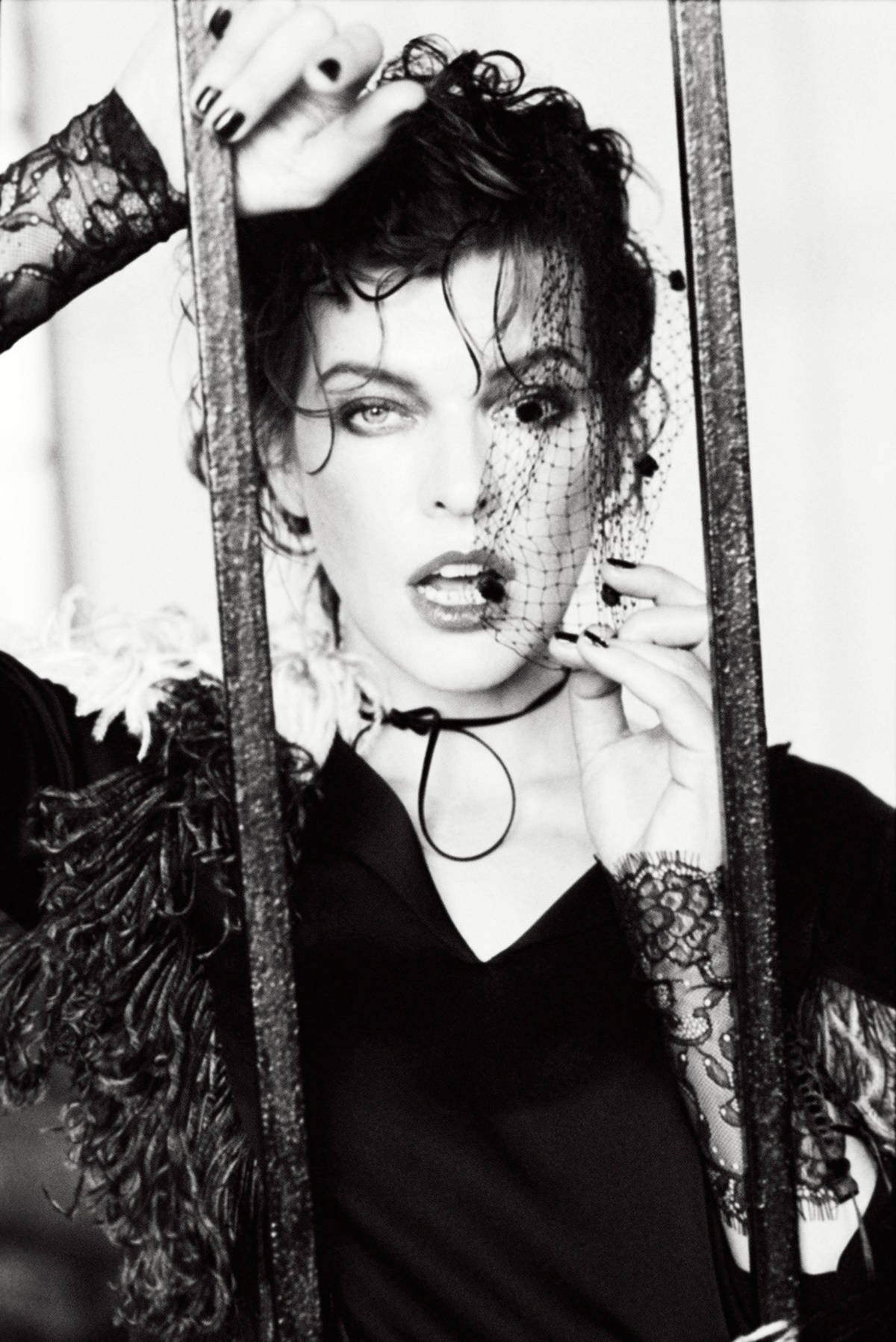 Milla Jovovich Actress Punk Black And White Wallpaper