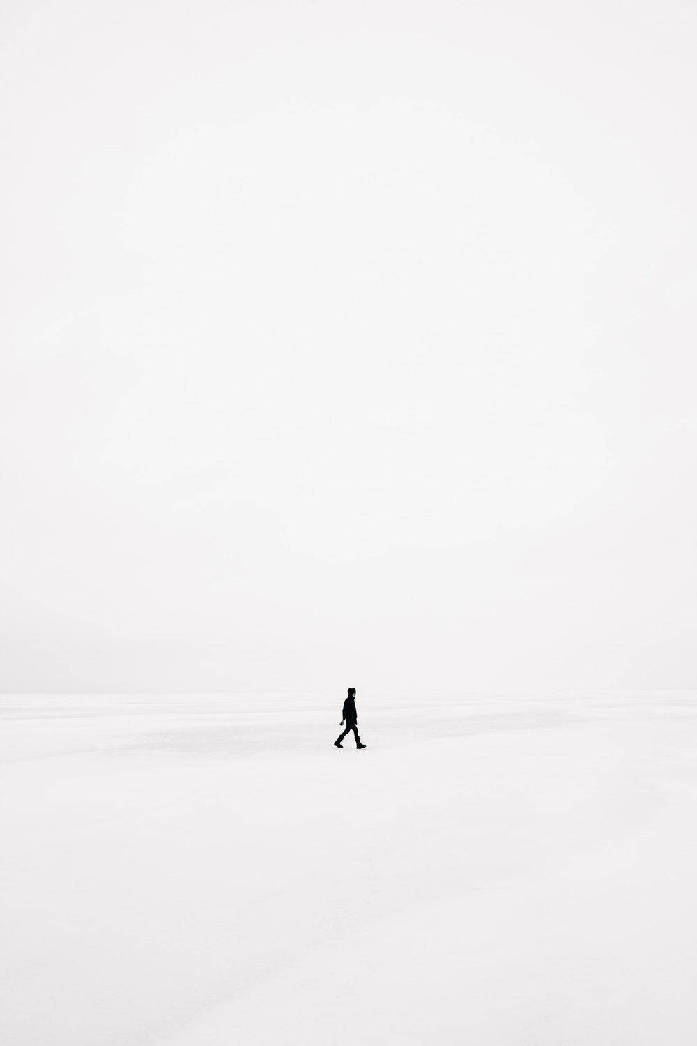 Minimalist Aesthetic Man Walking Wallpaper