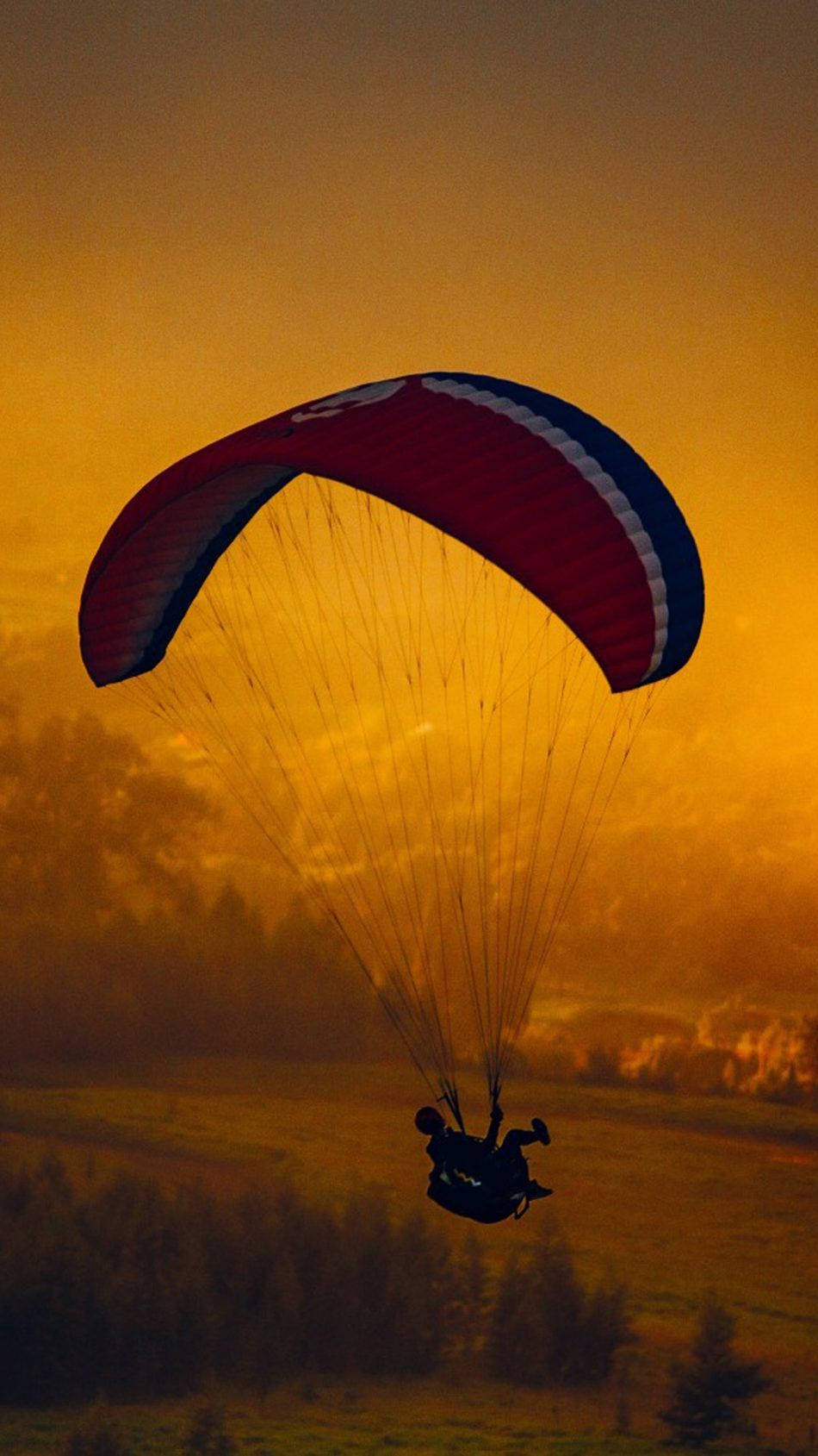 Mobile Sunset Parasailing Wallpaper