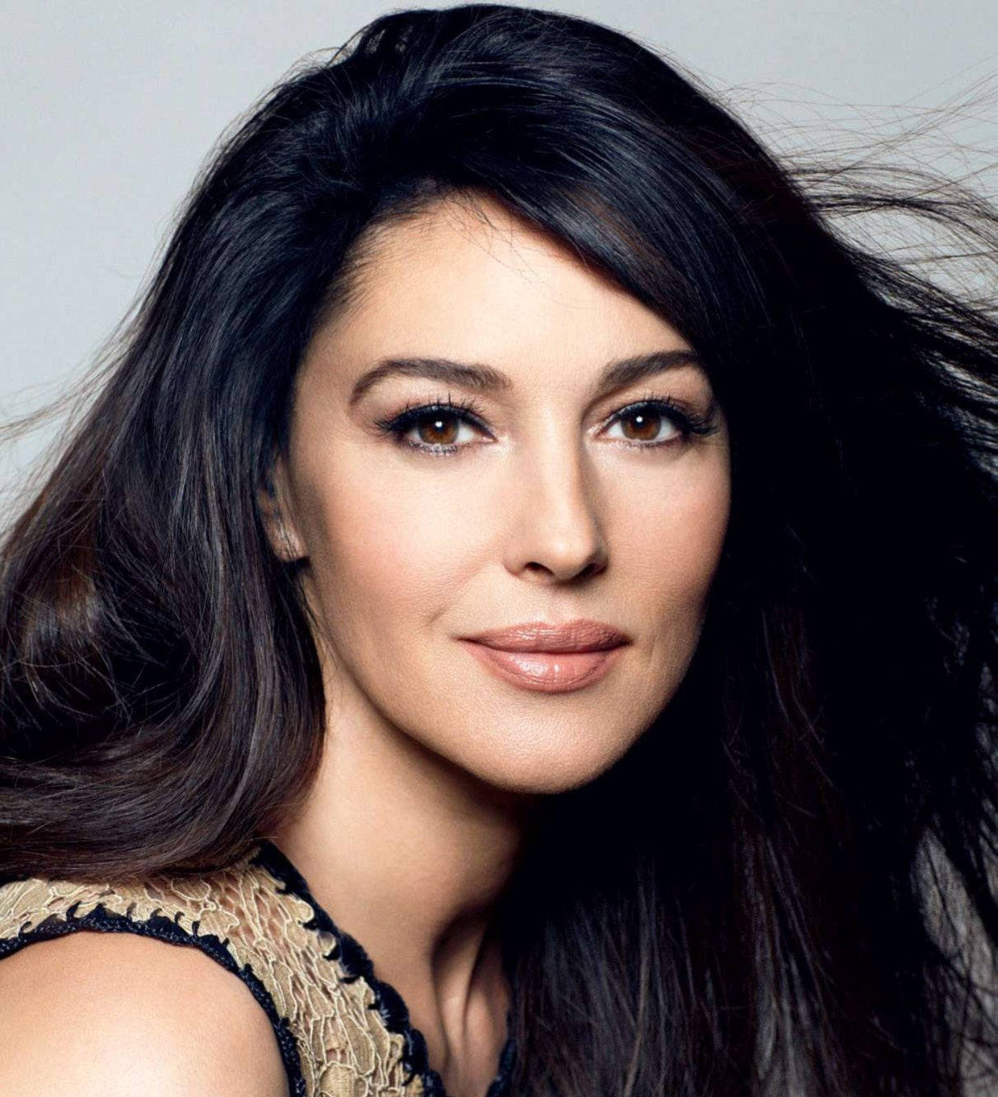 Monica Bellucci Natural Beauty Wallpaper