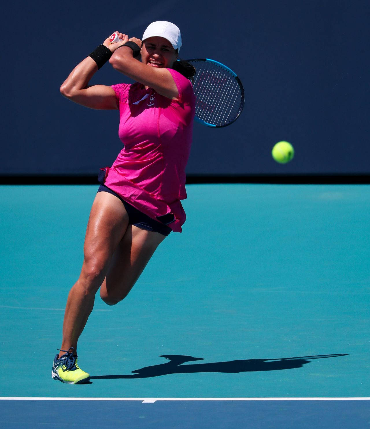 Monica Niculescu Running After Ball Wallpaper