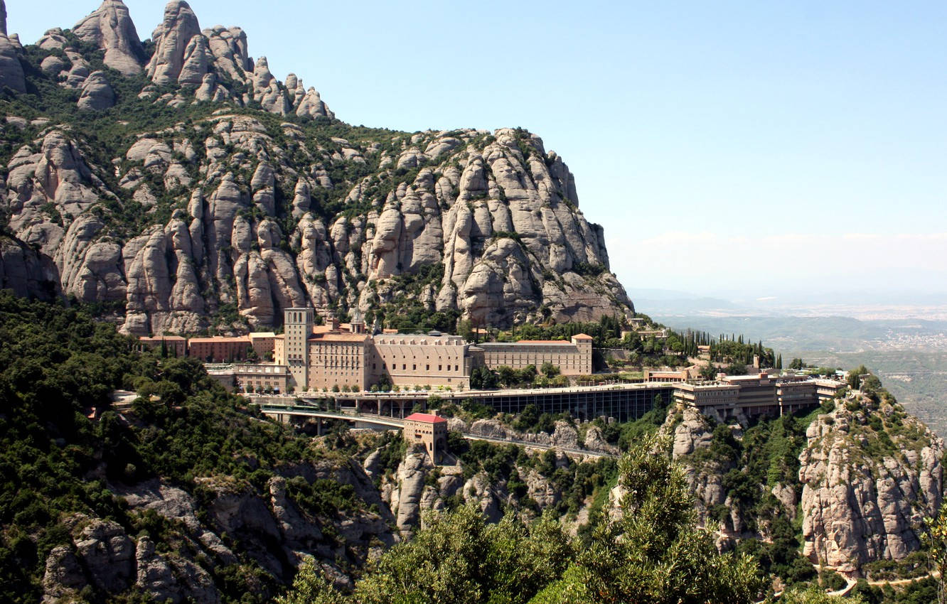 Montserrat City Mountain Wallpaper