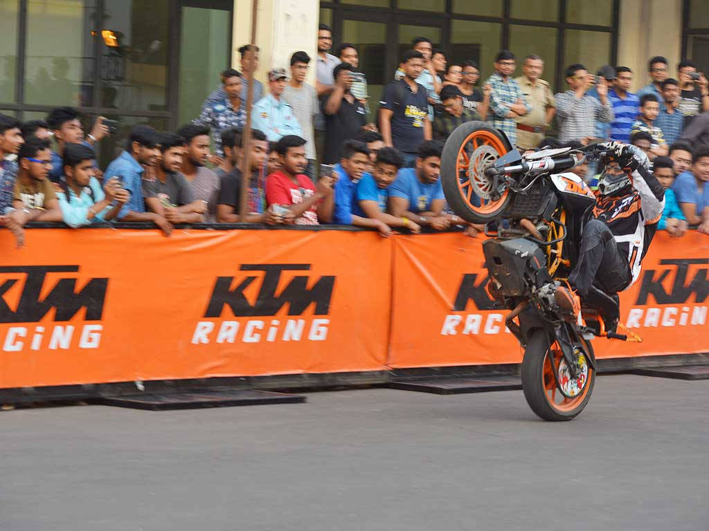 Motor Stand Ktm Bike Wallpaper