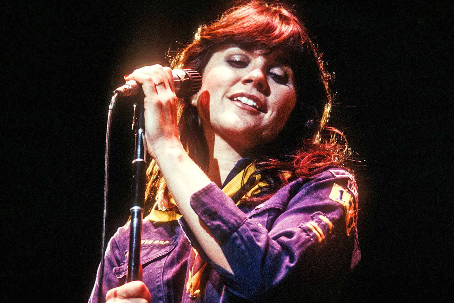 Music Legend Linda Ronstadt Wallpaper