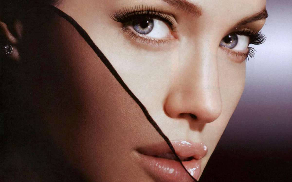 Mysterious Angelina Jolie Close-up Wallpaper
