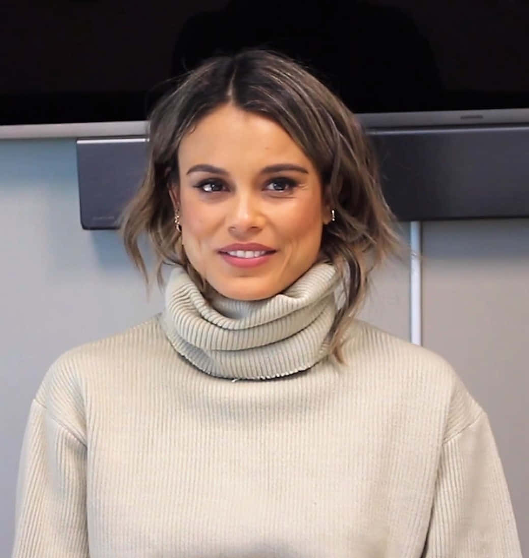 Nathalie Kelley Smilingin Turtleneck Sweater Wallpaper