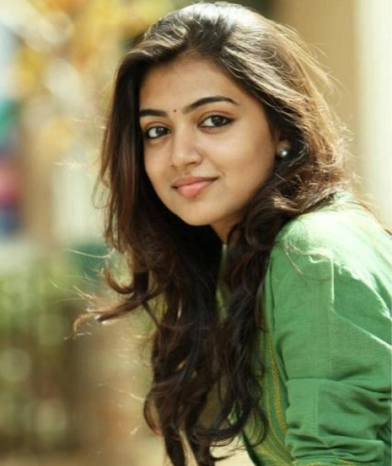 Nazriya Hd Green Blouse Wallpaper