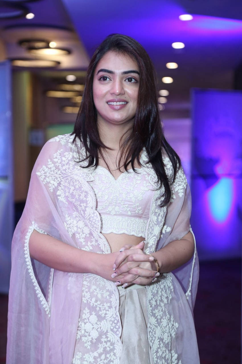 Nazriya Hd White Laced Dress Wallpaper