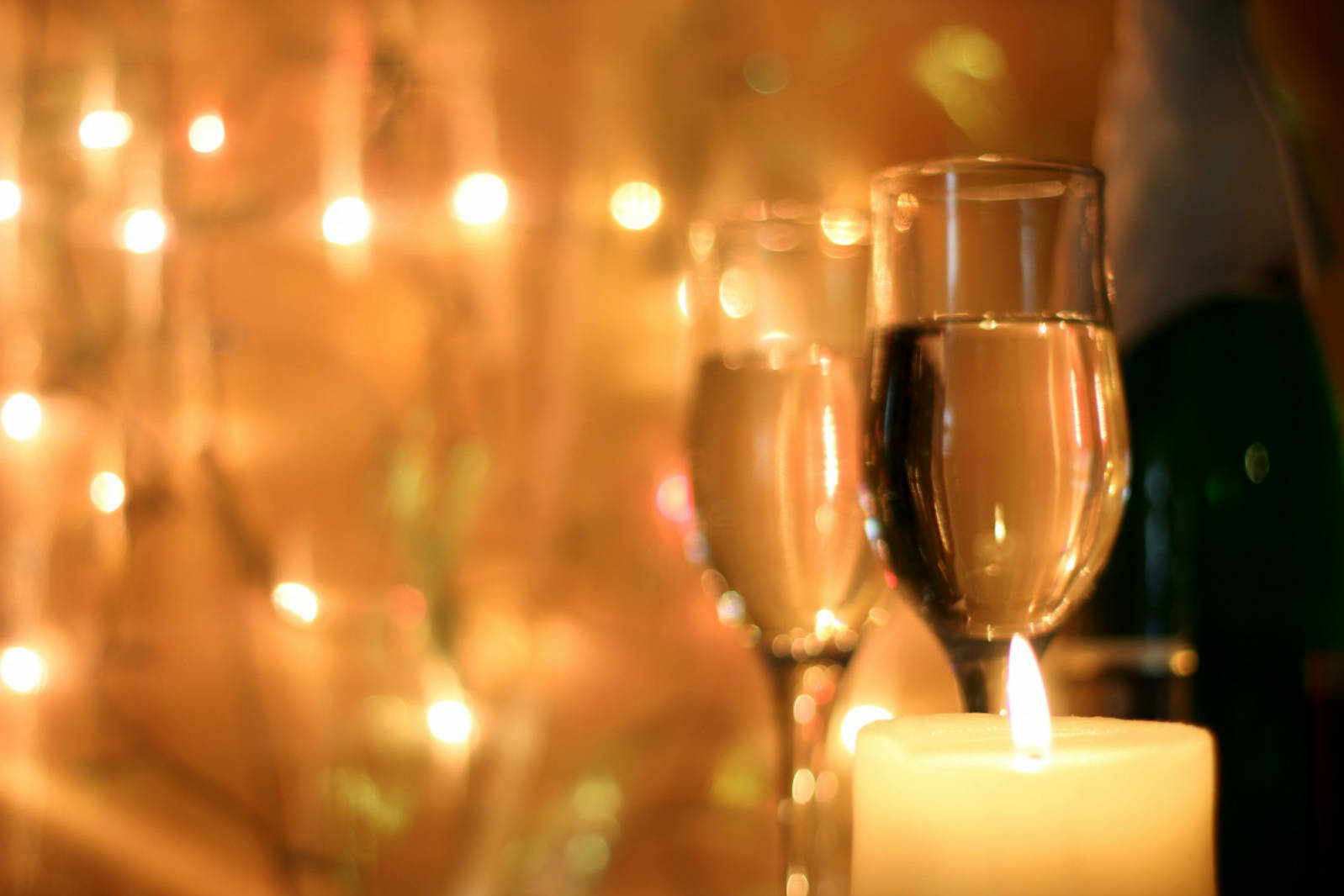 New Year Wine Glasses Wallpaper