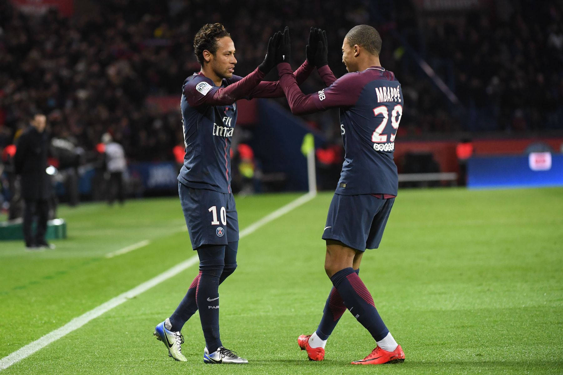 Neymar And Kylian Mbappe 4k Double High Fives Wallpaper