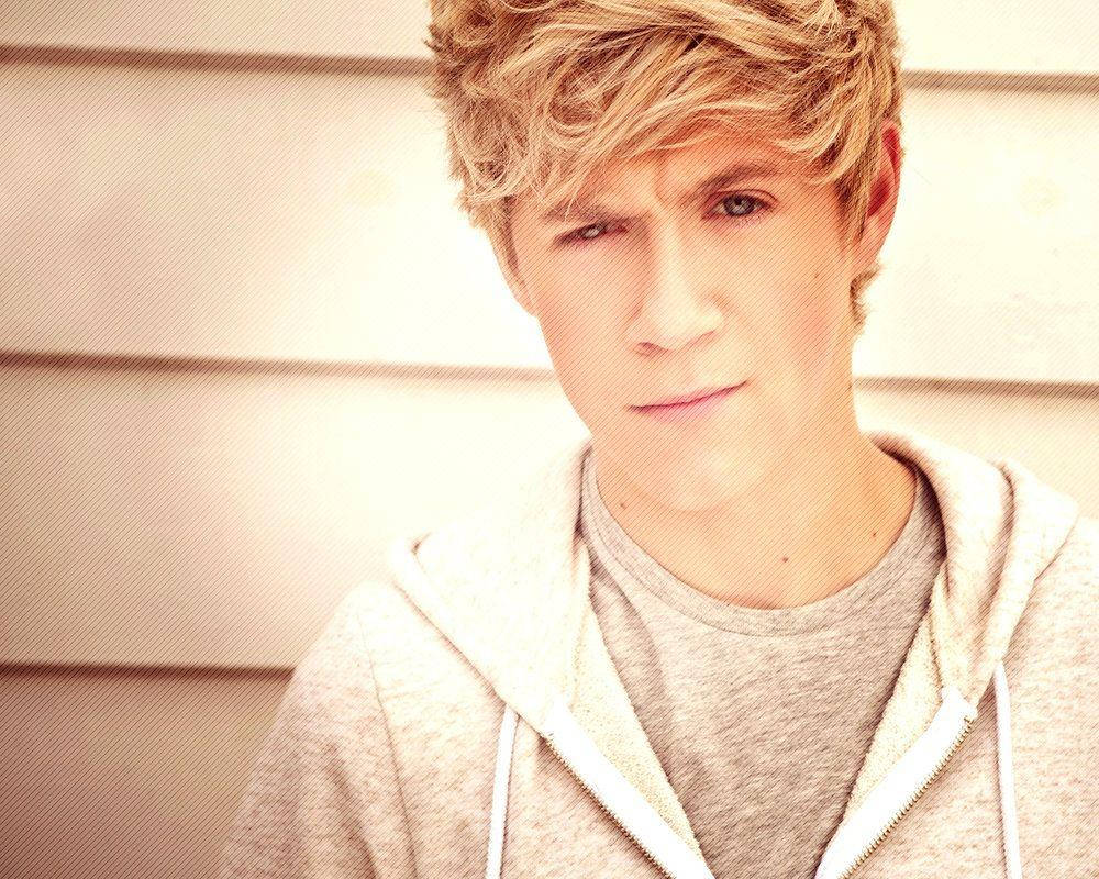 Niall Horan Jacket Smirk Illuminated Wallpaper