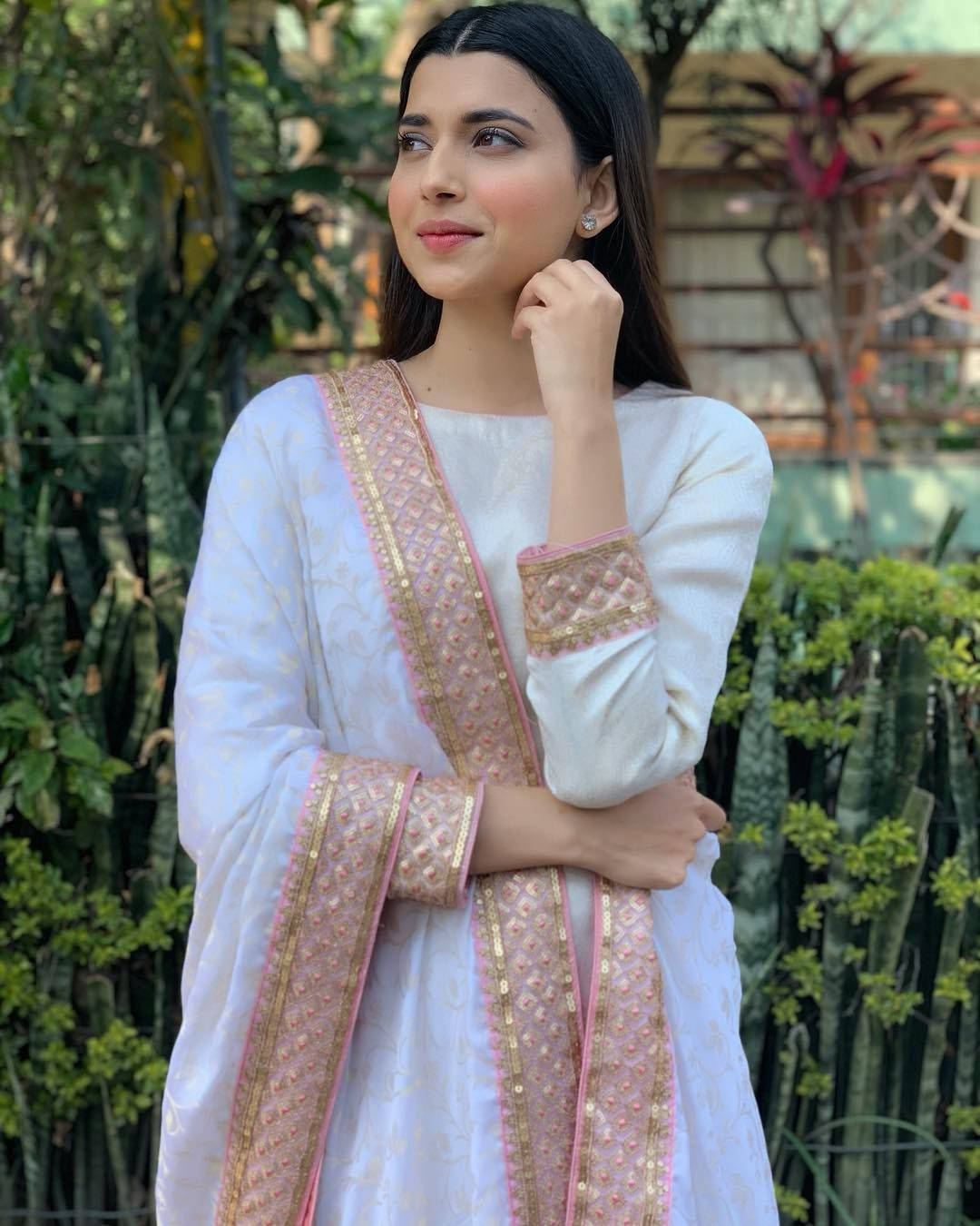 Nimrat Khaira White Traditional Robes Wallpaper