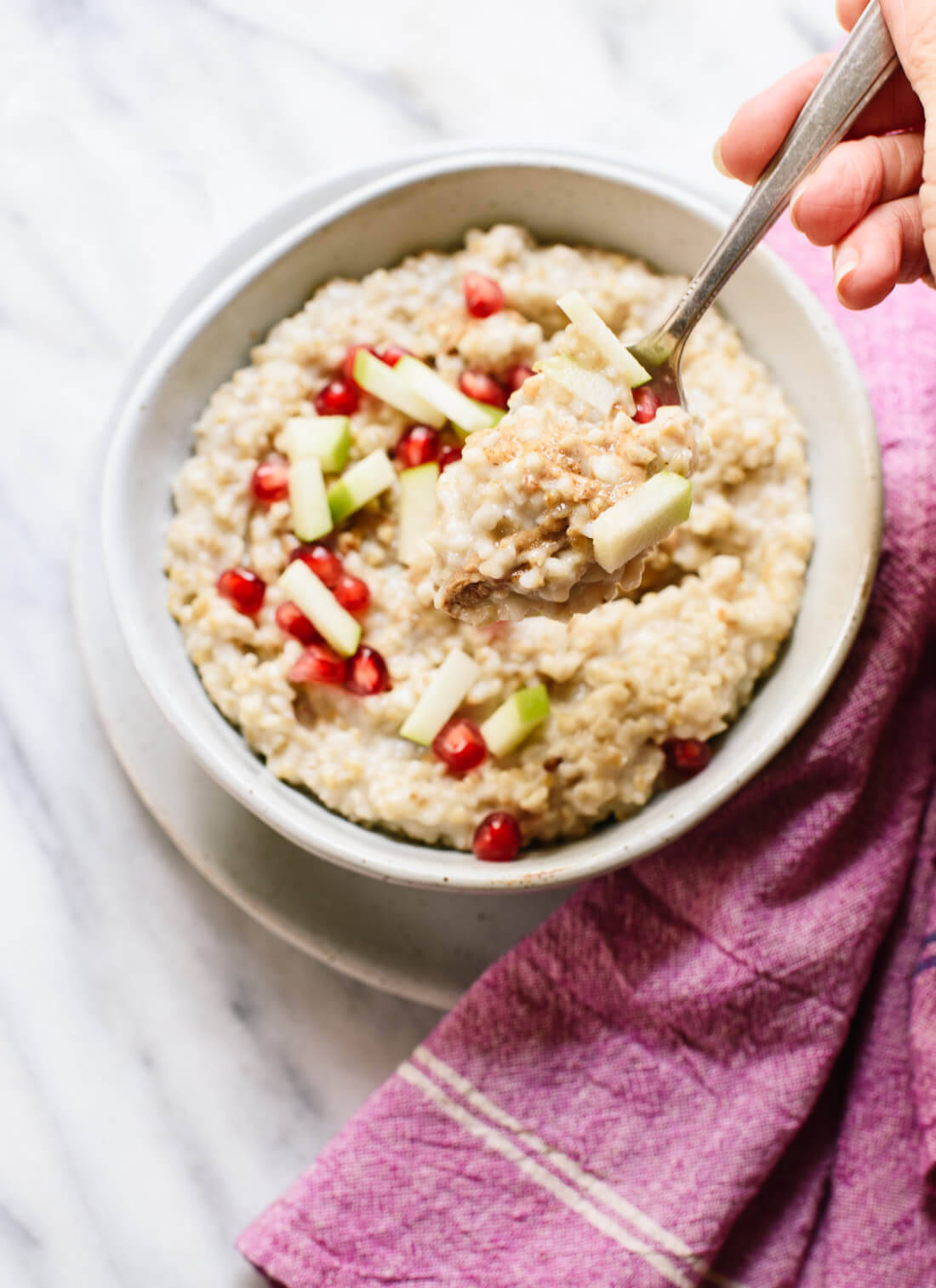 Oatmeal With Green Apples And Lingonberries Wallpaper