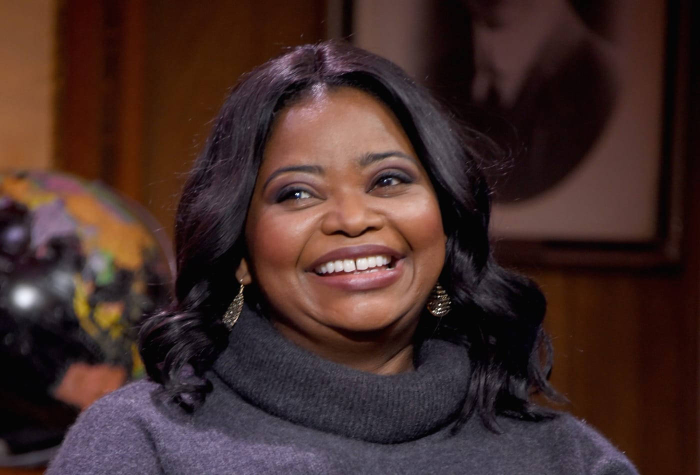 Octavia Spencer - Acclaimed Hollywood Star Wallpaper