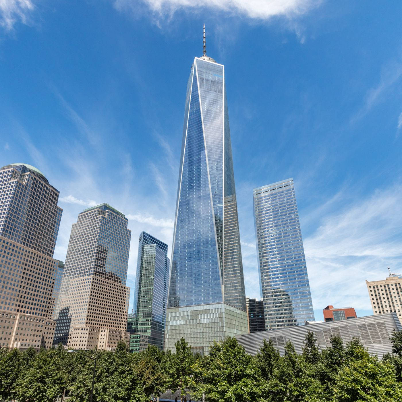 One World Trade Center Pointing Up Wallpaper