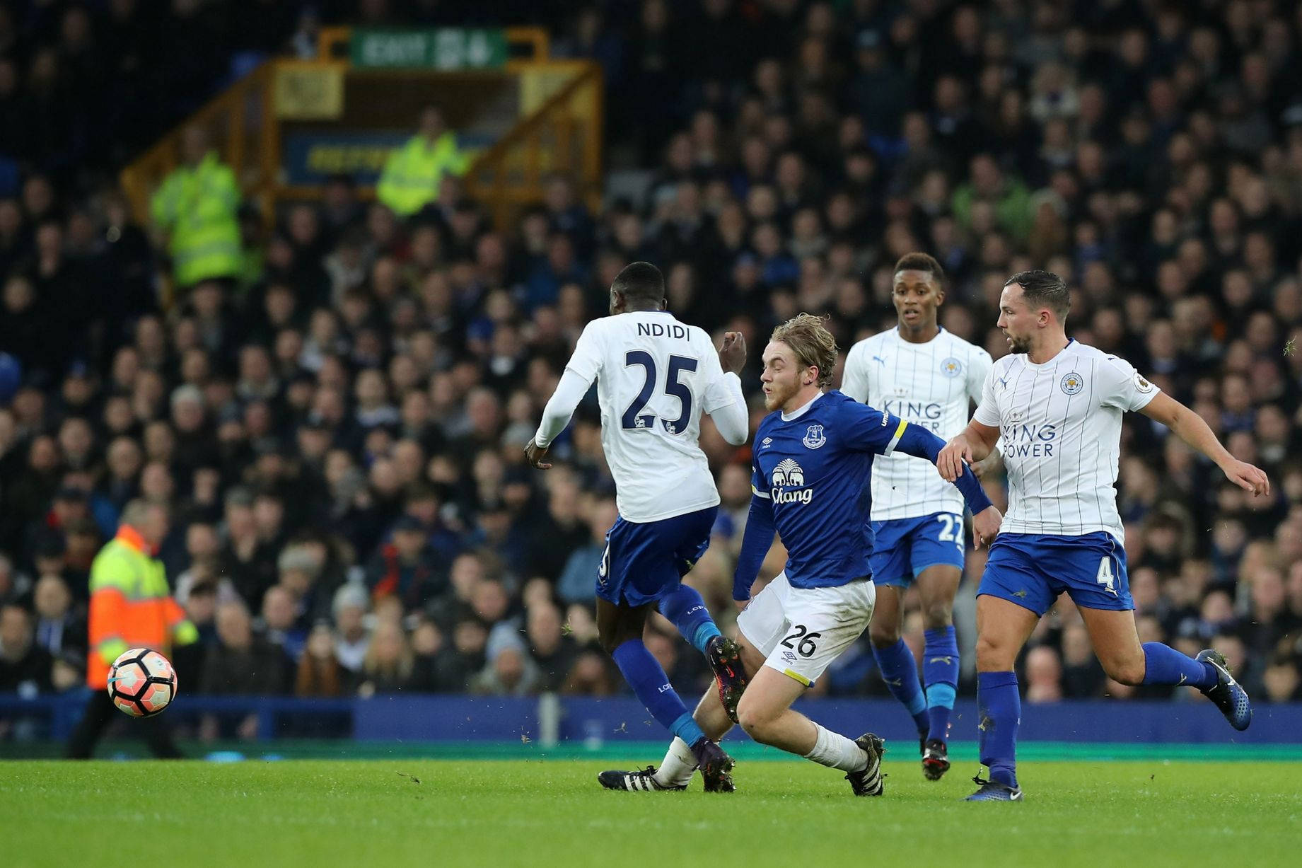 Onyinye Ndidi Chasing The Ball Wallpaper