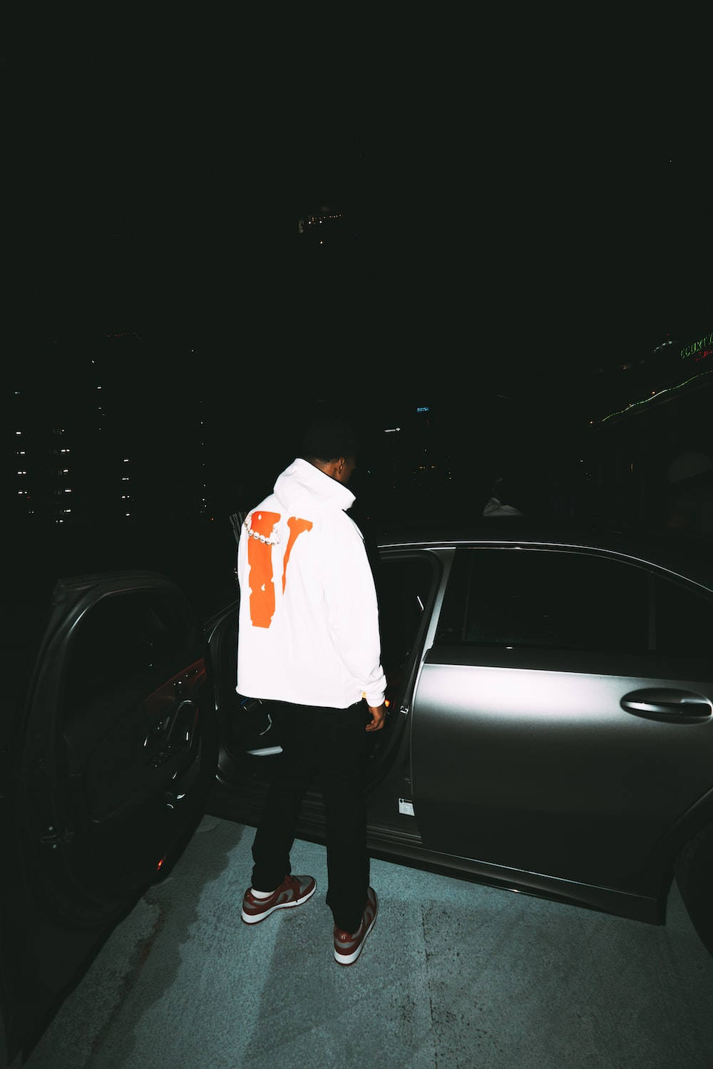 Orange Logo In White Hoodie Vlone Pfp Wallpaper