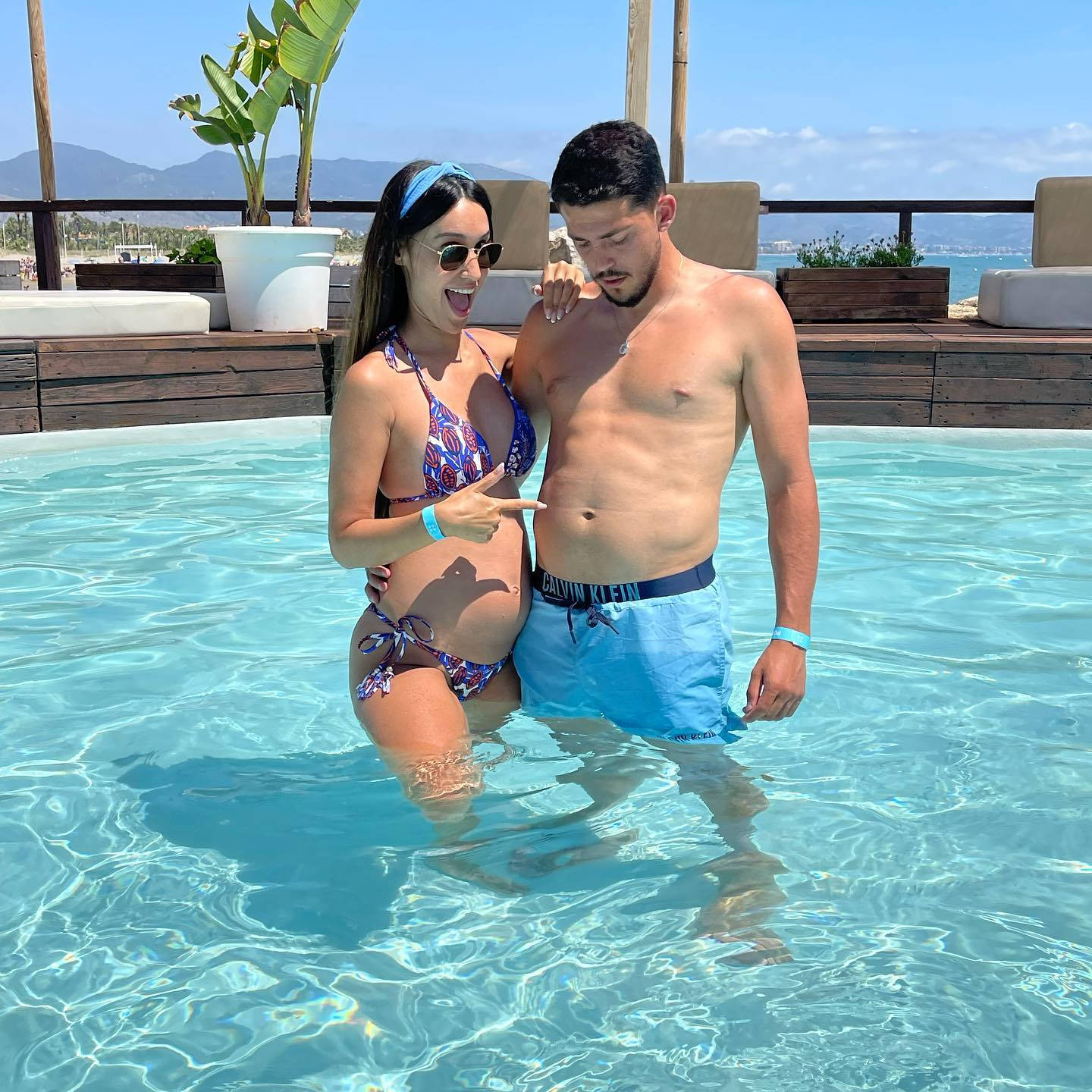 Pablo Fornals Pregnant Pool Wallpaper