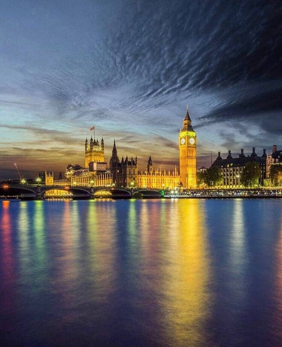 Palace Of Westminster In Uk Wallpaper