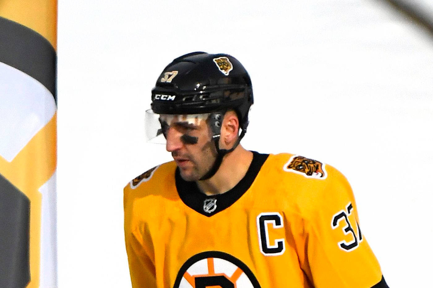 Patrice Bergeron Yellow Uniform Wallpaper