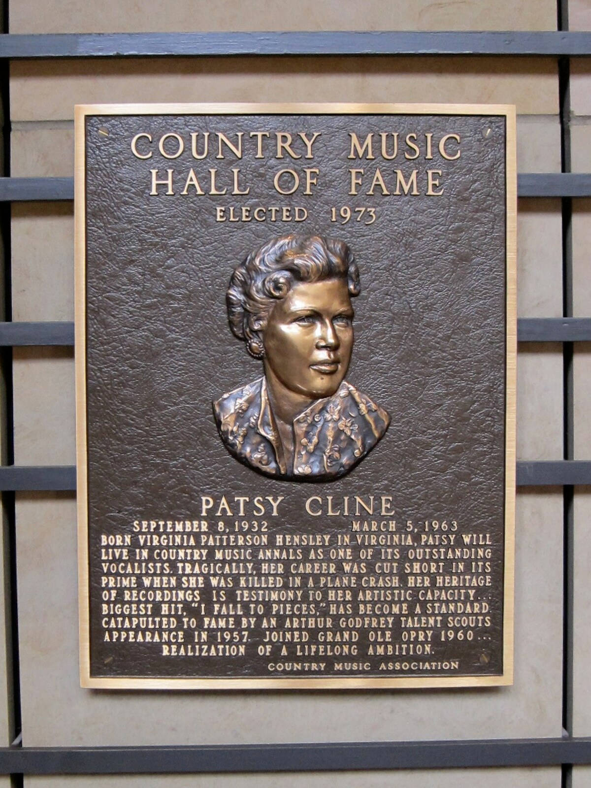 Patsy Cline - A Luminous Talent In Country Music Wallpaper