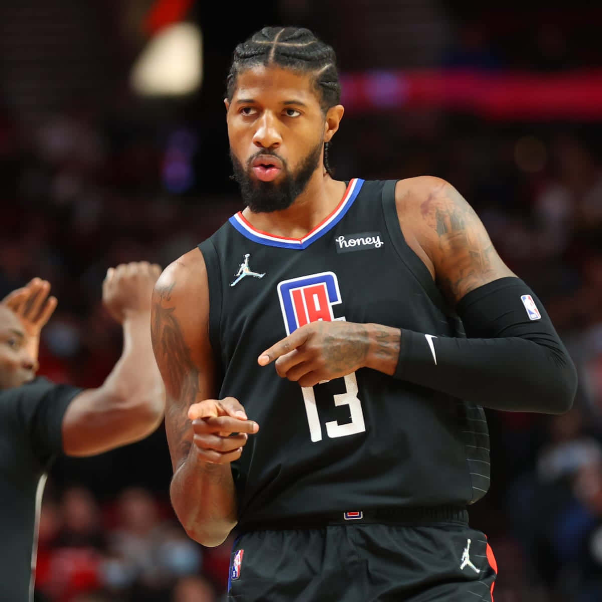 Paul George Shooting For The Clippers Wallpaper