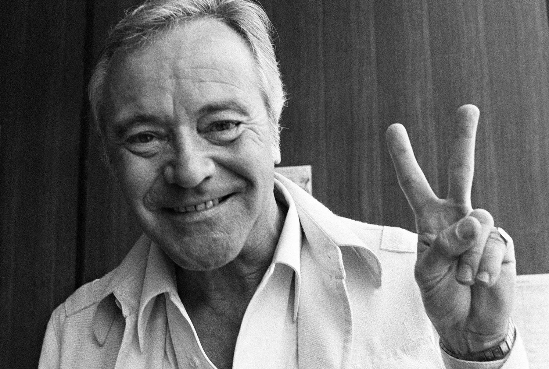 Peace Sign Jack Lemmon Wallpaper