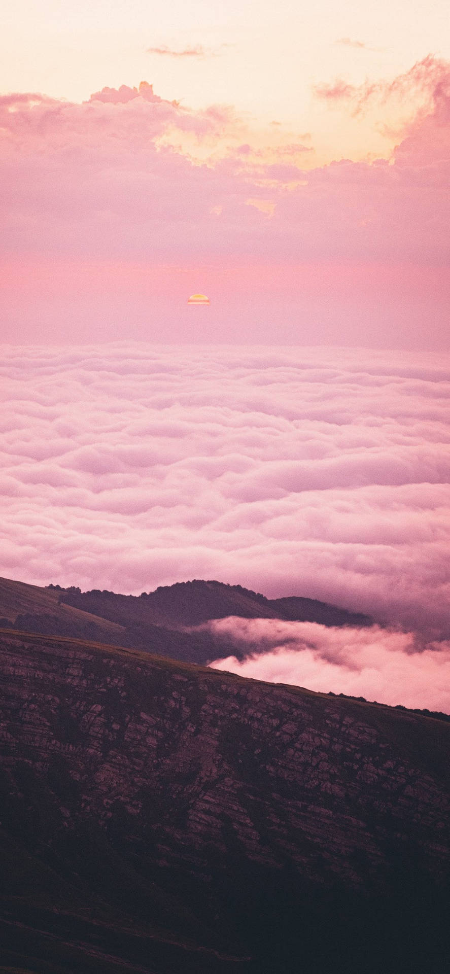 Pretty Aesthetic Sea Of Clouds Wallpaper