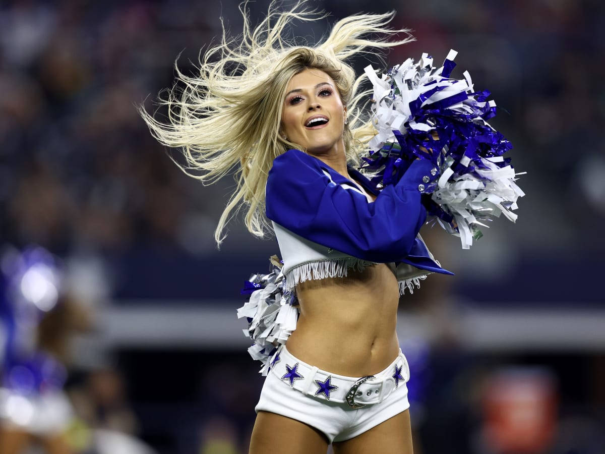 Pretty Dallas Cowboys Cheerleader Wallpaper