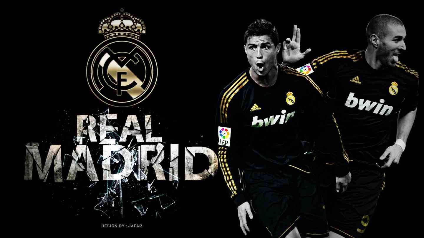 Real Madrid Logo In Gold Wallpaper