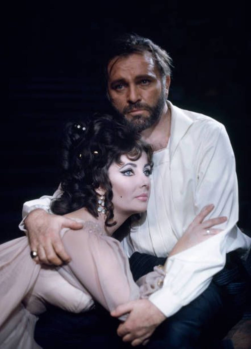 Richard Burton In Character As Doctor Faustus Wallpaper