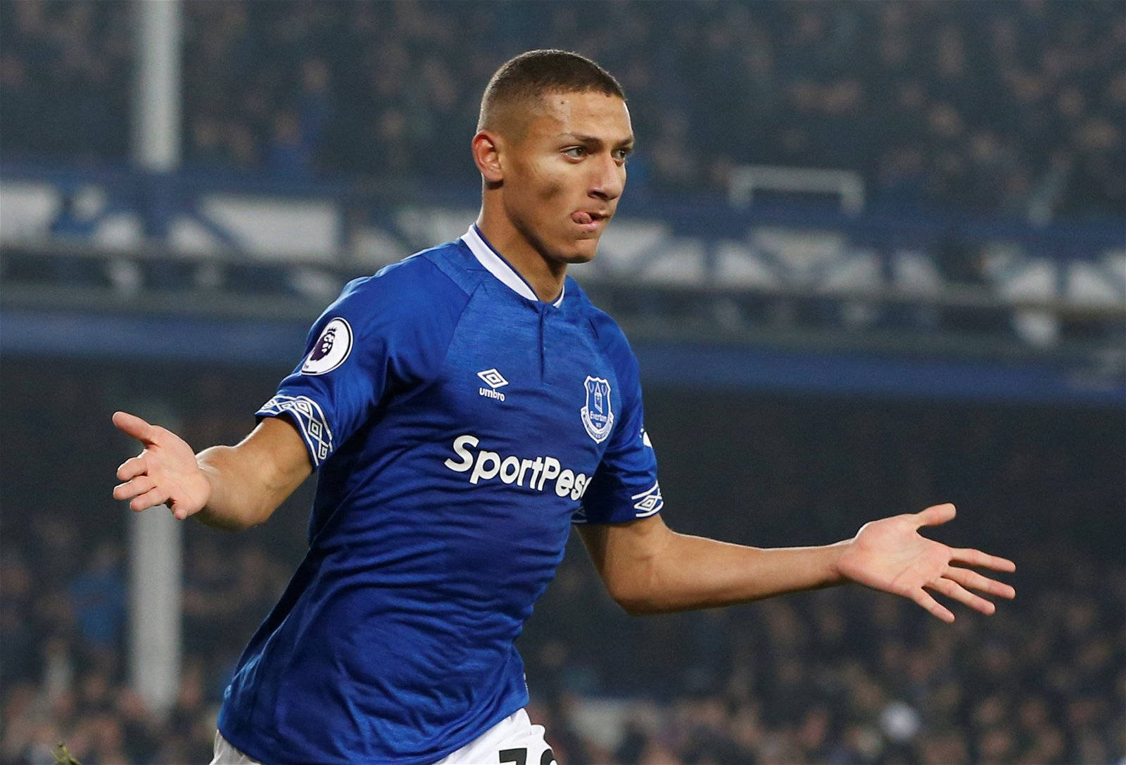 Richarlison De Andrade Arms Open Wallpaper