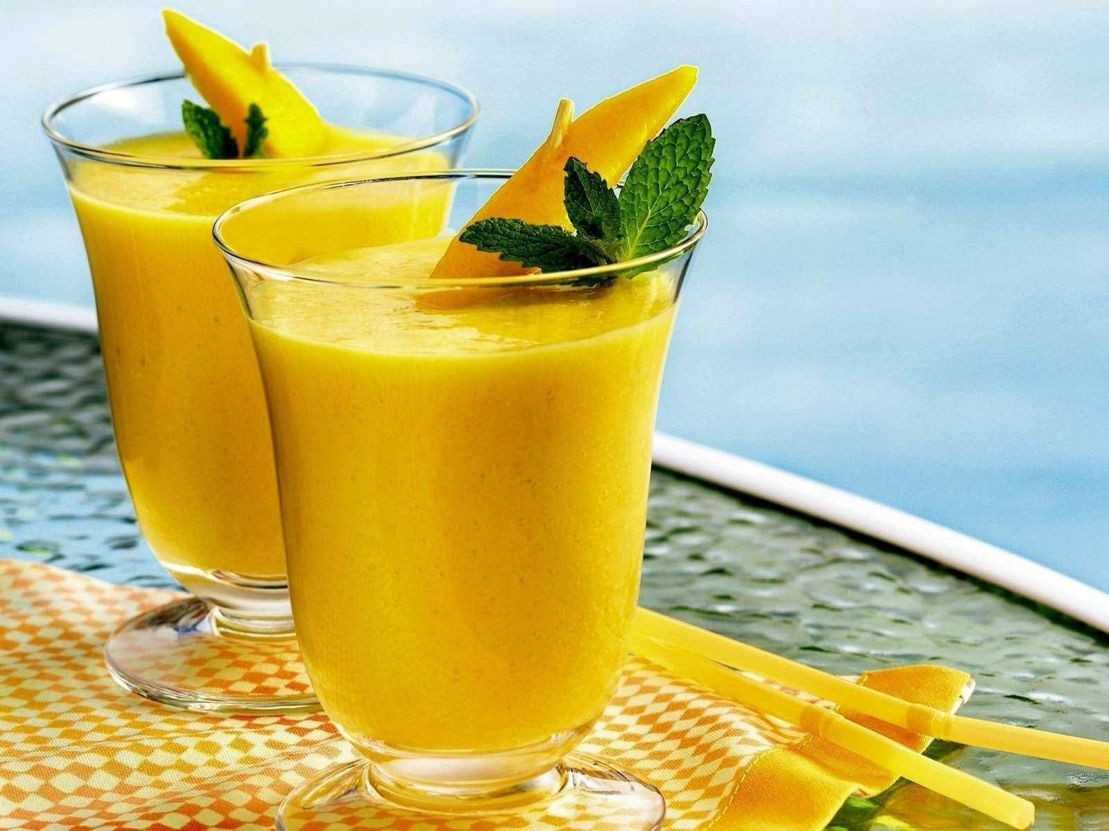 Ripe Mango Fruit Shakes Wallpaper