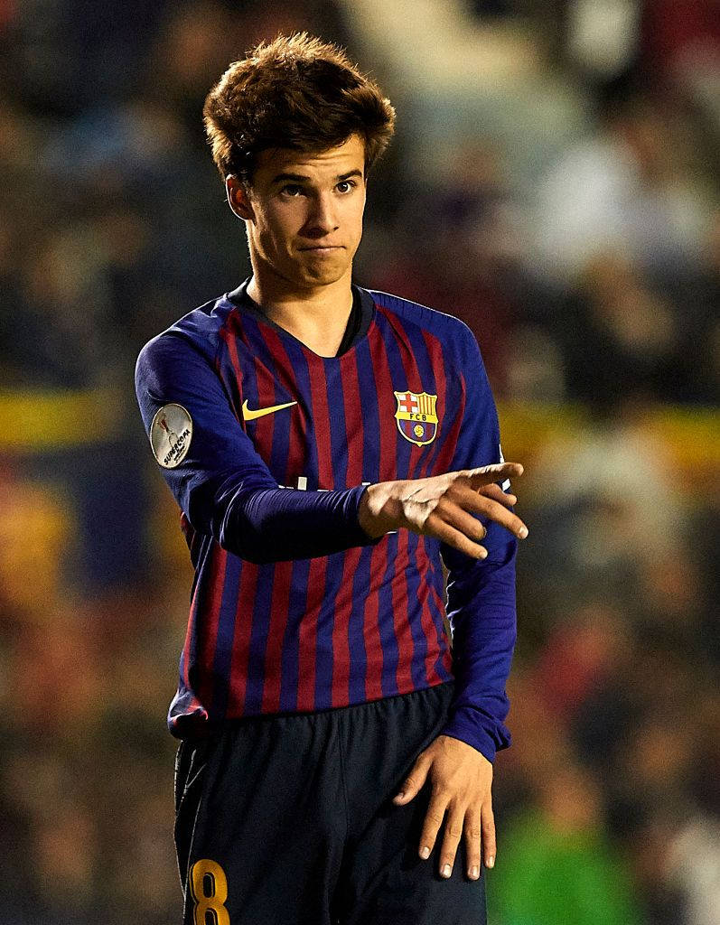 Riqui Puig Fc Barcelona Vs. Girona Reaction Wallpaper