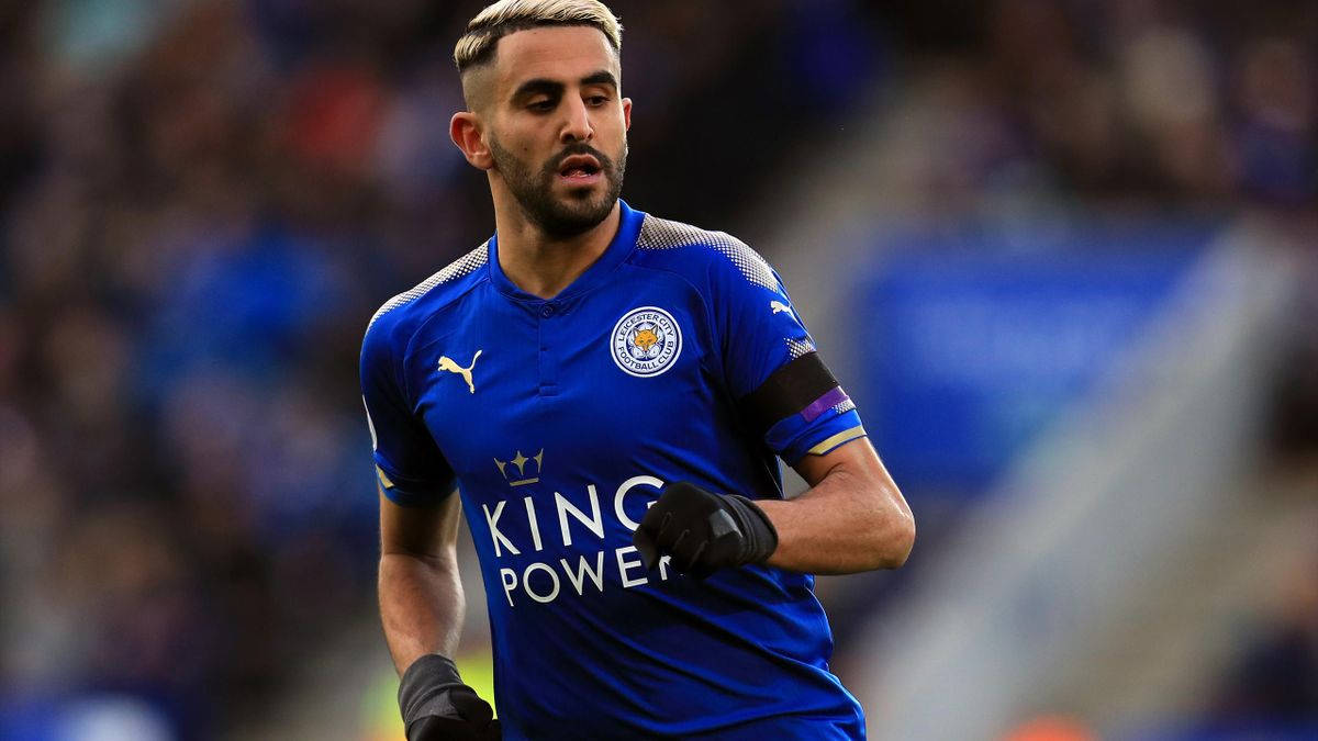 Riyad Mahrez Running Wallpaper